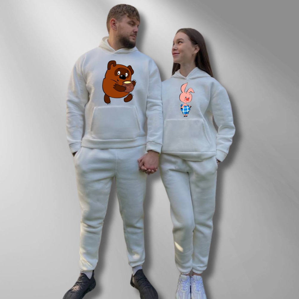 Парні спортивні костюми теплі з капюшоном Худі та Джогери XL/XXL, XL/XXL, принт "Вінні Пух та П'ятачок" білий (1149) Парні спортивні костюми теплі з капюшоном Худі та Джогери XL/XXL, XL/XXL, принт "Вінні Пух та П'ятачок" білий (1149)