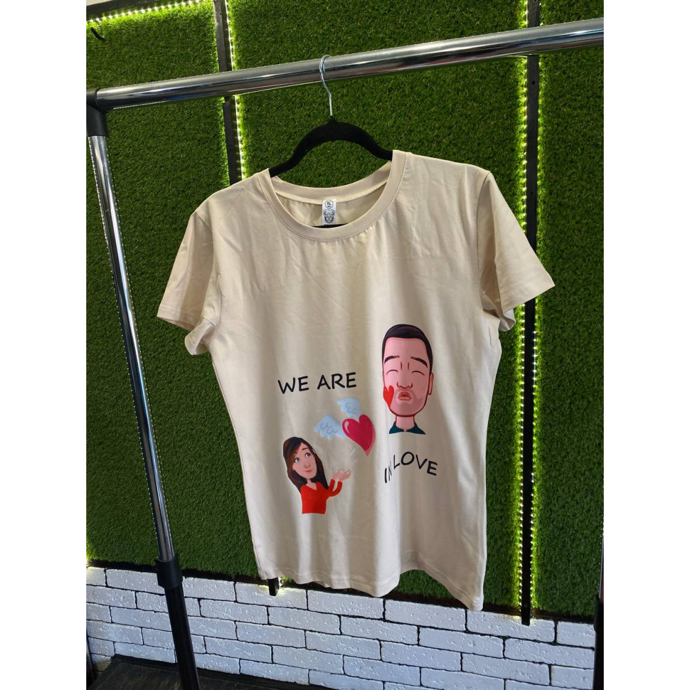 Жіноча футболка з принтом "We are in love", XL, Таш (2563)